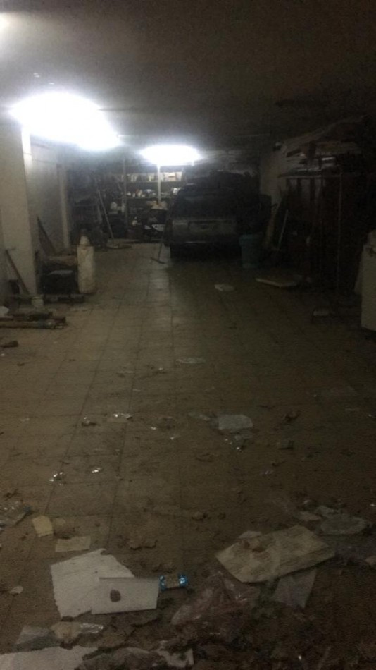ALQUILER SOLO FINES COMERCIALES - CASA DE 500 MTRS CUB. S/LOTE DE 1000 MTRS - HIPOLITO VIEYTES 340