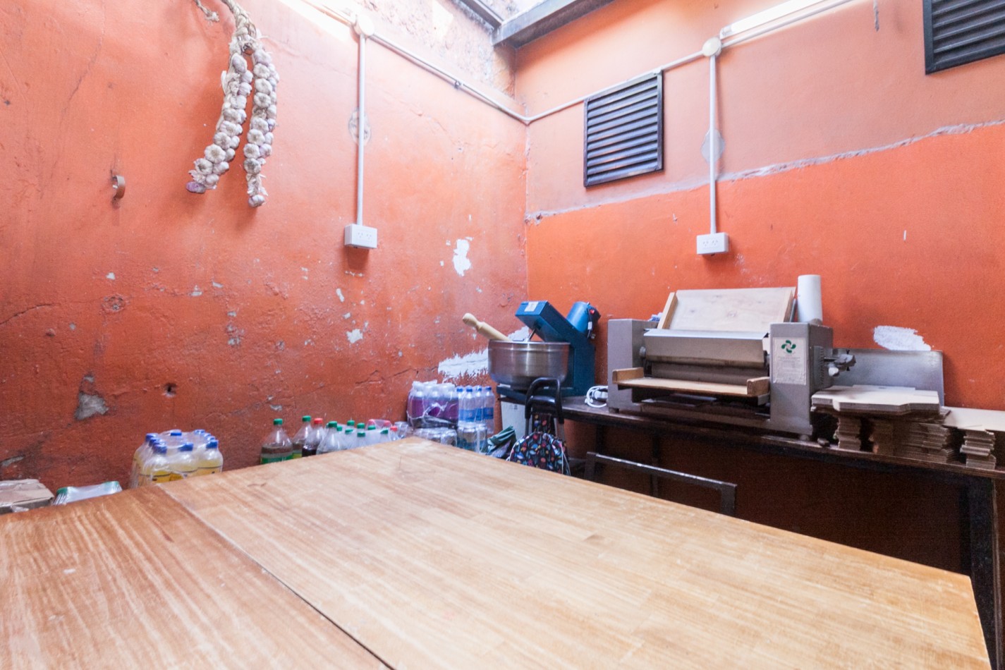 VENTA FONDO DE COMERCIO - RESTO BAR "EL MORRO STREET FOOD" - EXCELENTE UBICACION S/ Av. Hipolito Yrigoyen al 4200