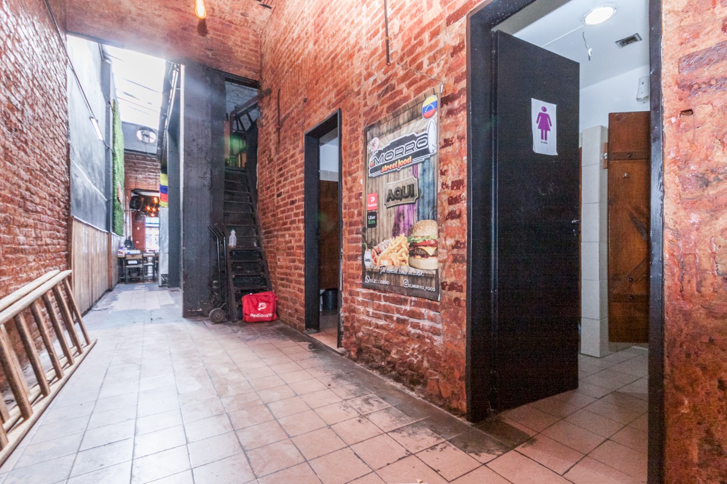 VENTA FONDO DE COMERCIO - RESTO BAR "EL MORRO STREET FOOD" - EXCELENTE UBICACION S/ Av. Hipolito Yrigoyen al 4200