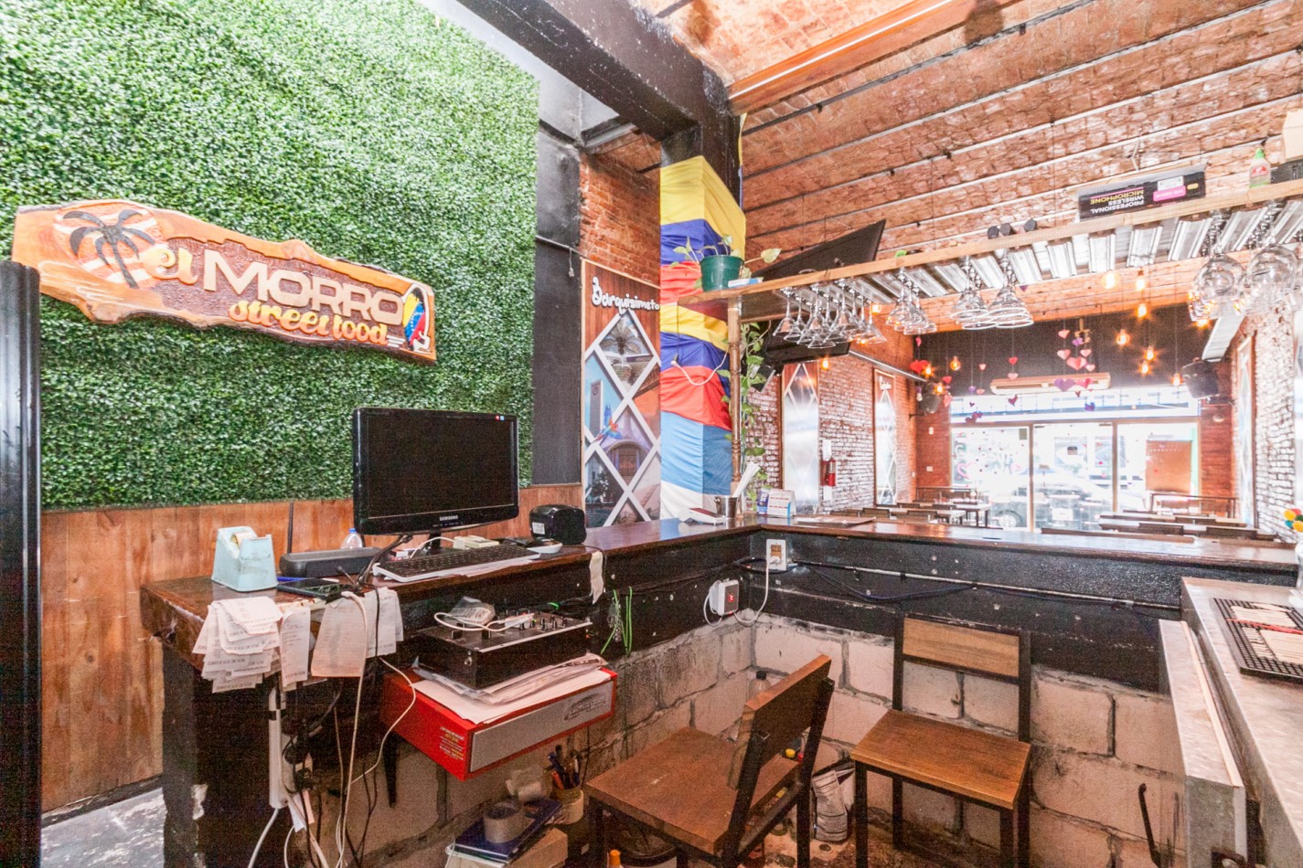 VENTA FONDO DE COMERCIO - RESTO BAR "EL MORRO STREET FOOD" - EXCELENTE UBICACION S/ Av. Hipolito Yrigoyen al 4200
