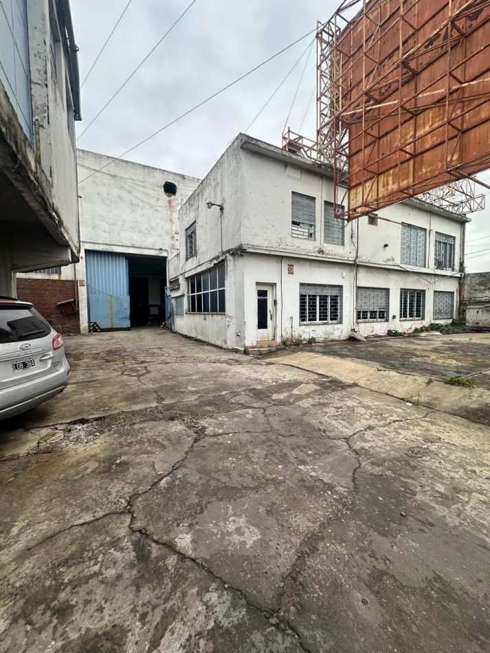 GALPON DE 2300 M2 EN DOS PLANTAS - EN ALQUILER O VENTA - Av. REMEDIOS DE ESCALADA y DARRAGUEIRA - VALENTIN ALSINA 