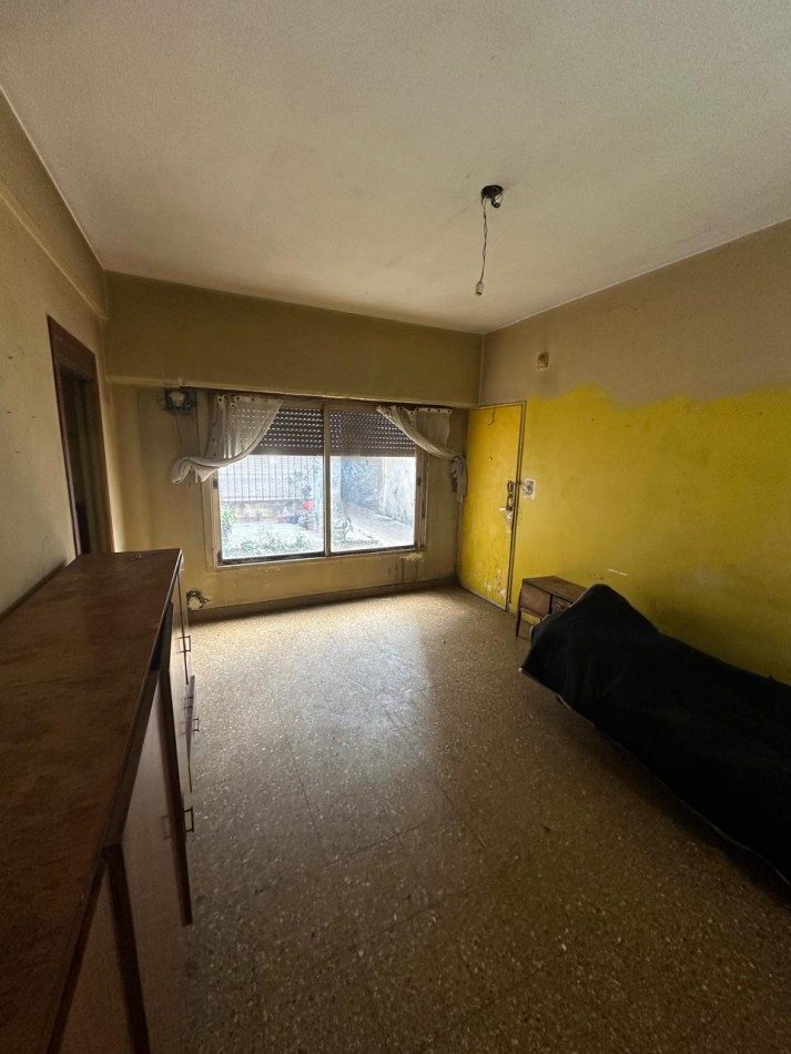 VENTA DPTO PLANTA BAJA 2 AMB. CON PATIO INTERNO - Av. San Martin 2100 - Lanus Oeste