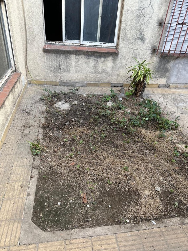 VENTA DPTO PLANTA BAJA 2 AMB. CON PATIO INTERNO - Av. San Martin 2100 - Lanus Oeste