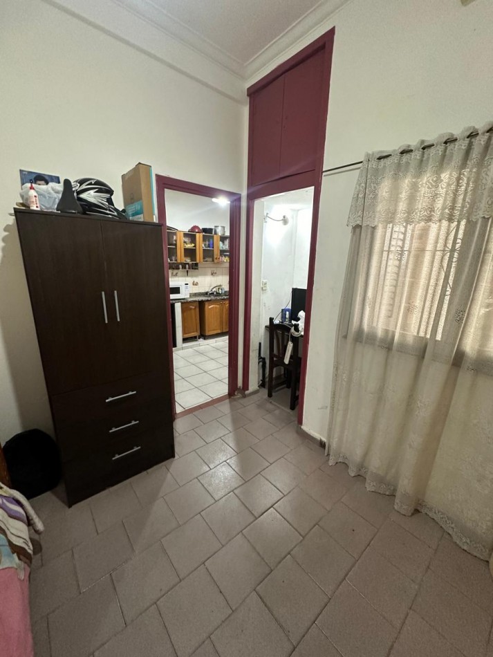 CASA EN ESQUINA EN VENTA - AV. RIVADAVIA y HONDURAS - VALENTIN ALSINA