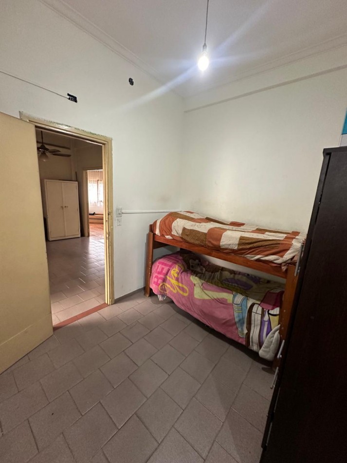 CASA EN ESQUINA EN VENTA - AV. RIVADAVIA y HONDURAS - VALENTIN ALSINA