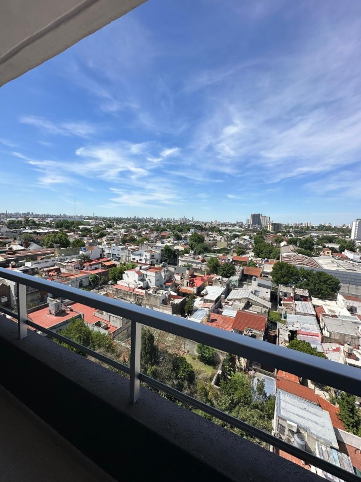 IMPECABLE MONOAMBIENTE DE 46 m2 DIVISIBLE - TIPO LOFT - CON DOBLE BALCON y VISTA DESPEJADA - CONTRAFRENTE