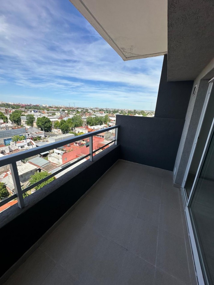 IMPECABLE MONOAMBIENTE DE 46 m2 DIVISIBLE - TIPO LOFT - CON DOBLE BALCON y VISTA DESPEJADA - CONTRAFRENTE