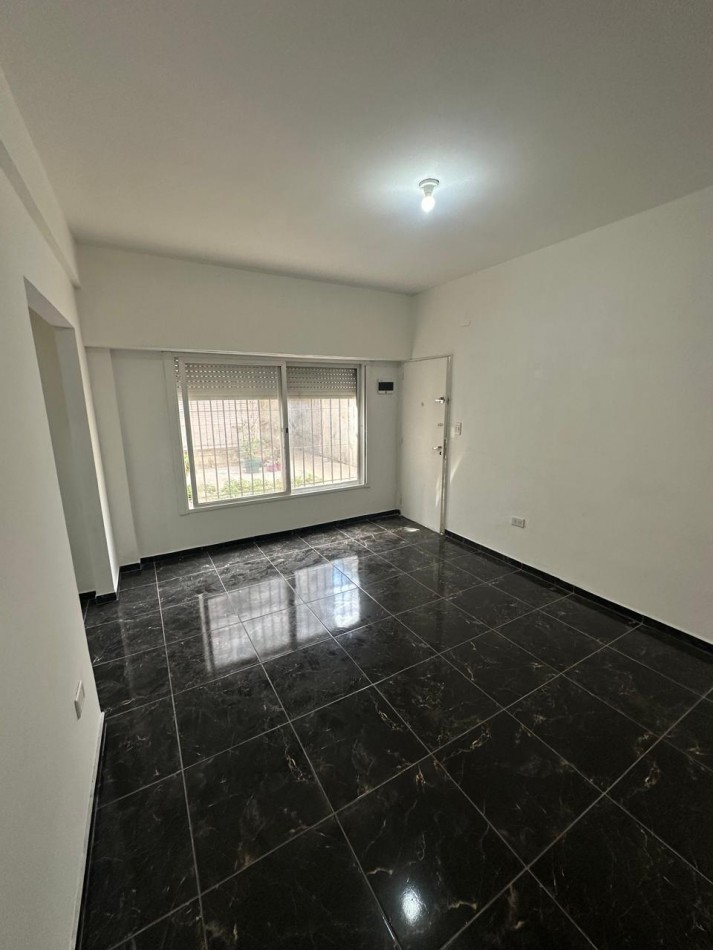 2 AMB. CON PATIO 60 m2 Totales - RECICLADO A NUEVO - PLANTA BAJA - ESCRITURA BONIFICADA - AV. San Martin 2100 - Lanus Oeste