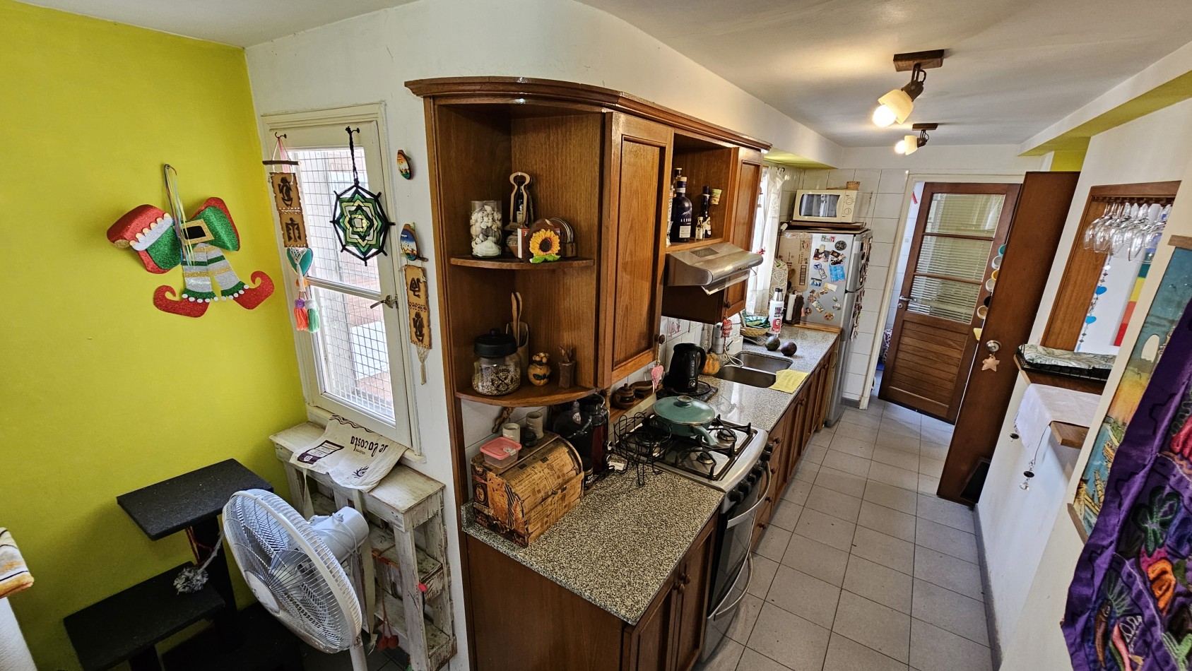 AMPLIO SEMIPISO DE 2 AMB. C/ COCHERA EN PISO ALTO EN VENTA - LAS PIEDRAS 1400 - LANUS ESTE