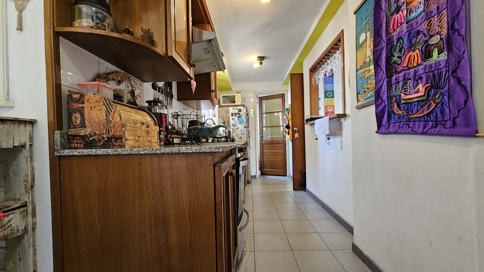 AMPLIO SEMIPISO DE 2 AMB. C/ COCHERA EN PISO ALTO EN VENTA - LAS PIEDRAS 1400 - LANUS ESTE