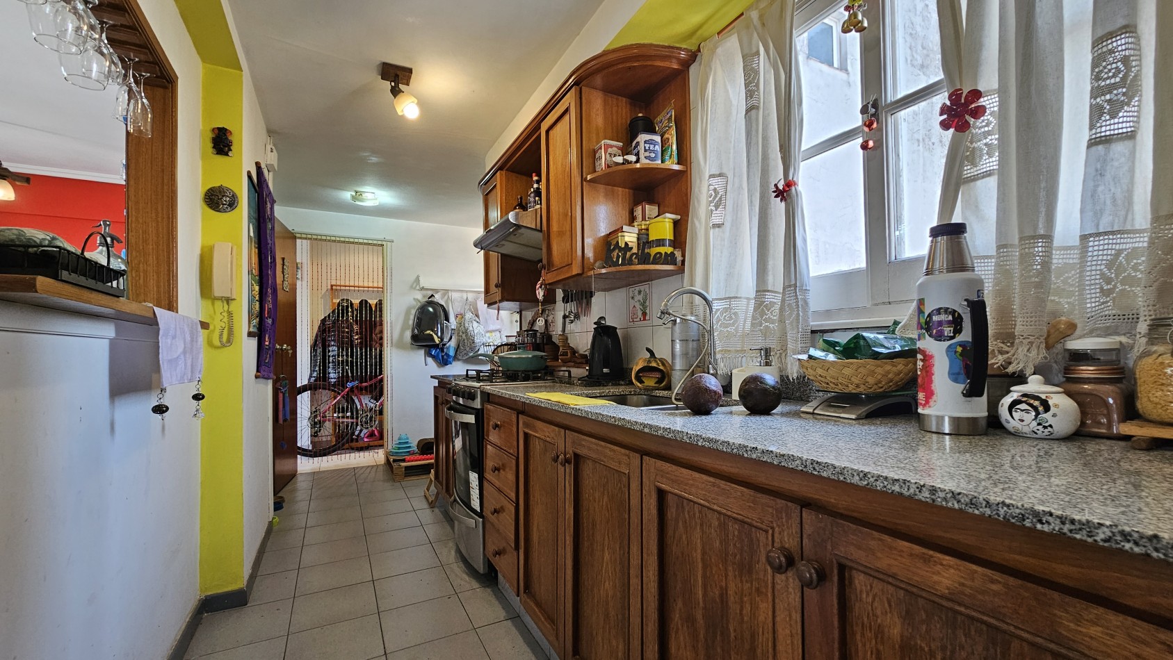 AMPLIO SEMIPISO DE 2 AMB. C/ COCHERA EN PISO ALTO EN VENTA - LAS PIEDRAS 1400 - LANUS ESTE