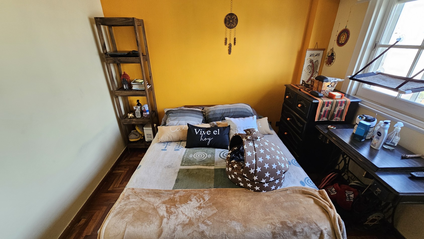 AMPLIO SEMIPISO DE 2 AMB. C/ COCHERA EN PISO ALTO EN VENTA - LAS PIEDRAS 1400 - LANUS ESTE