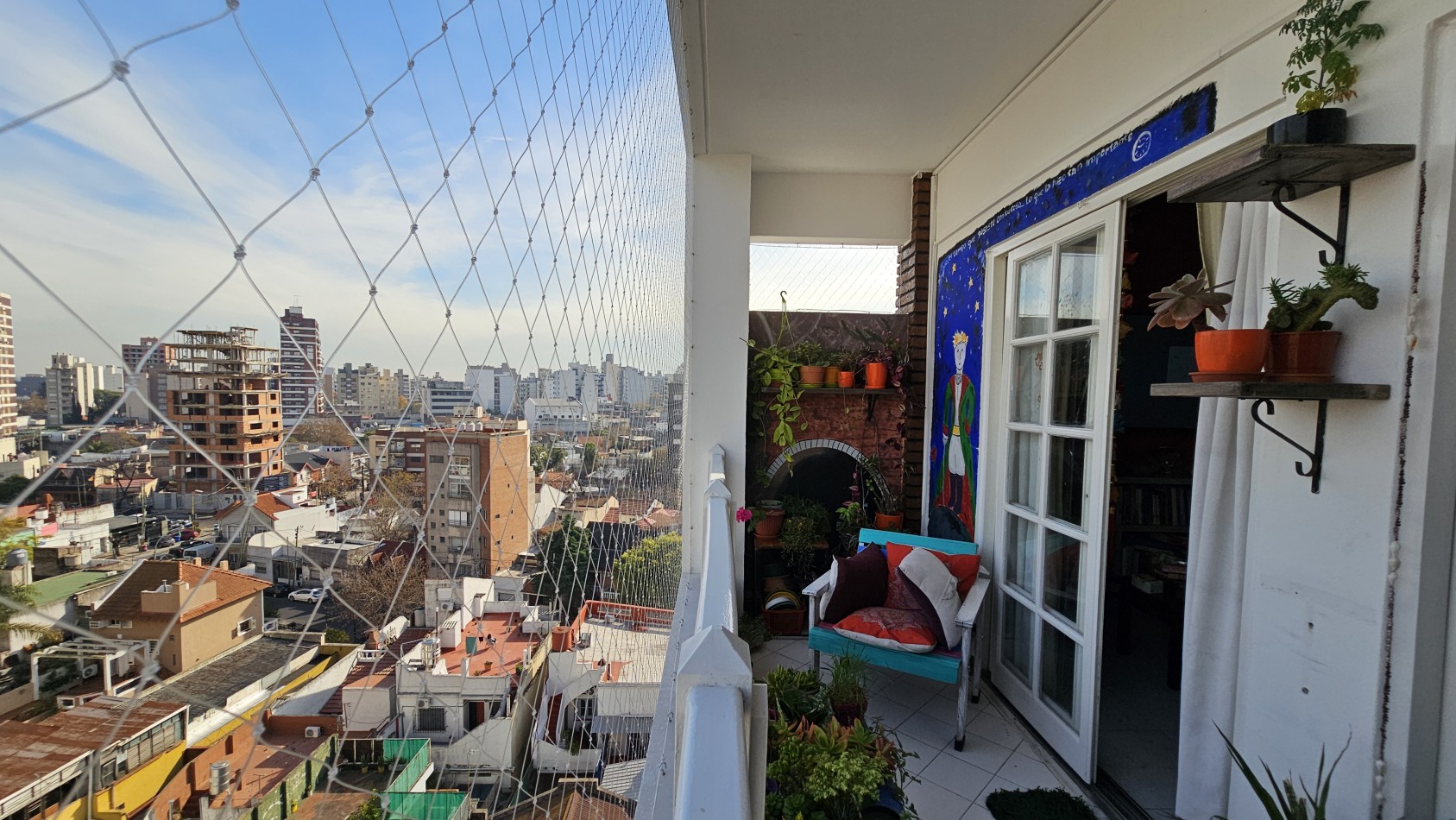 AMPLIO SEMIPISO DE 2 AMB. C/ COCHERA EN PISO ALTO EN VENTA - LAS PIEDRAS 1400 - LANUS ESTE