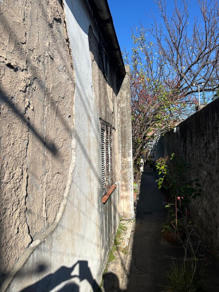 CASA A RECICLAR SOBRE LOTE DE 8,66 x 26 m2 - MANUEL OCAMPO al 1600 - LANUS OESTE