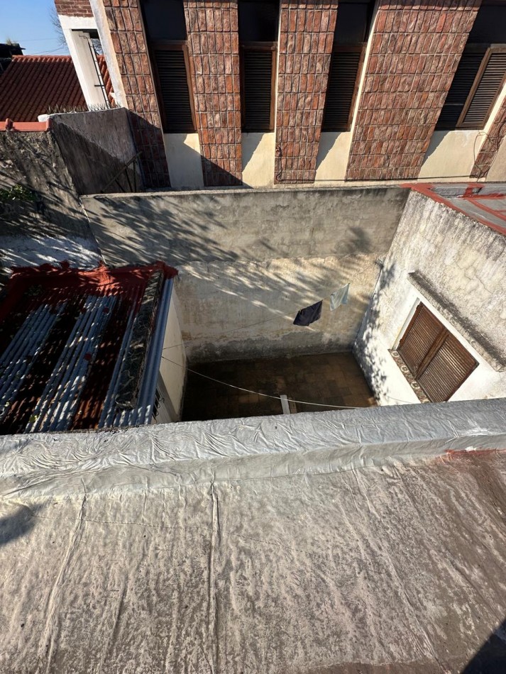 CASA A RECICLAR SOBRE LOTE DE 8,66 x 26 m2 - MANUEL OCAMPO al 1600 - LANUS OESTE