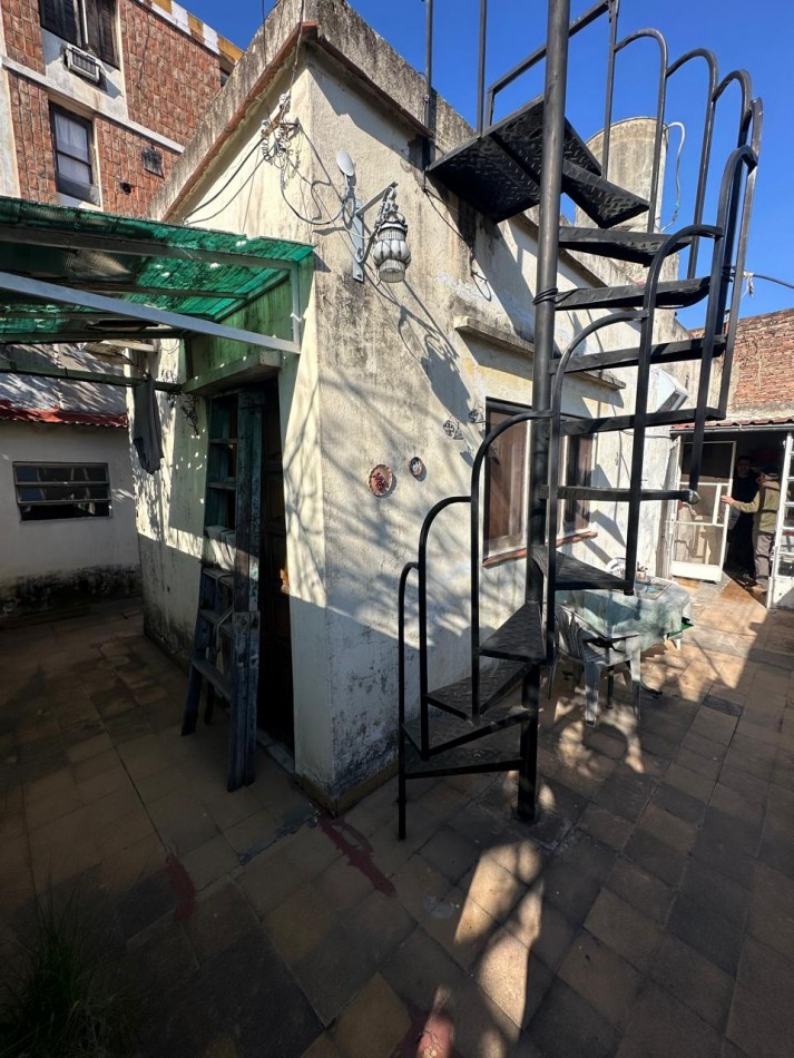 CASA A RECICLAR SOBRE LOTE DE 8,66 x 26 m2 - MANUEL OCAMPO al 1600 - LANUS OESTE
