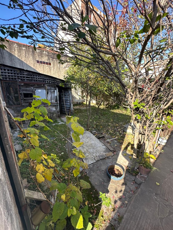 CASA A RECICLAR SOBRE LOTE DE 8,66 x 26 m2 - MANUEL OCAMPO al 1600 - LANUS OESTE