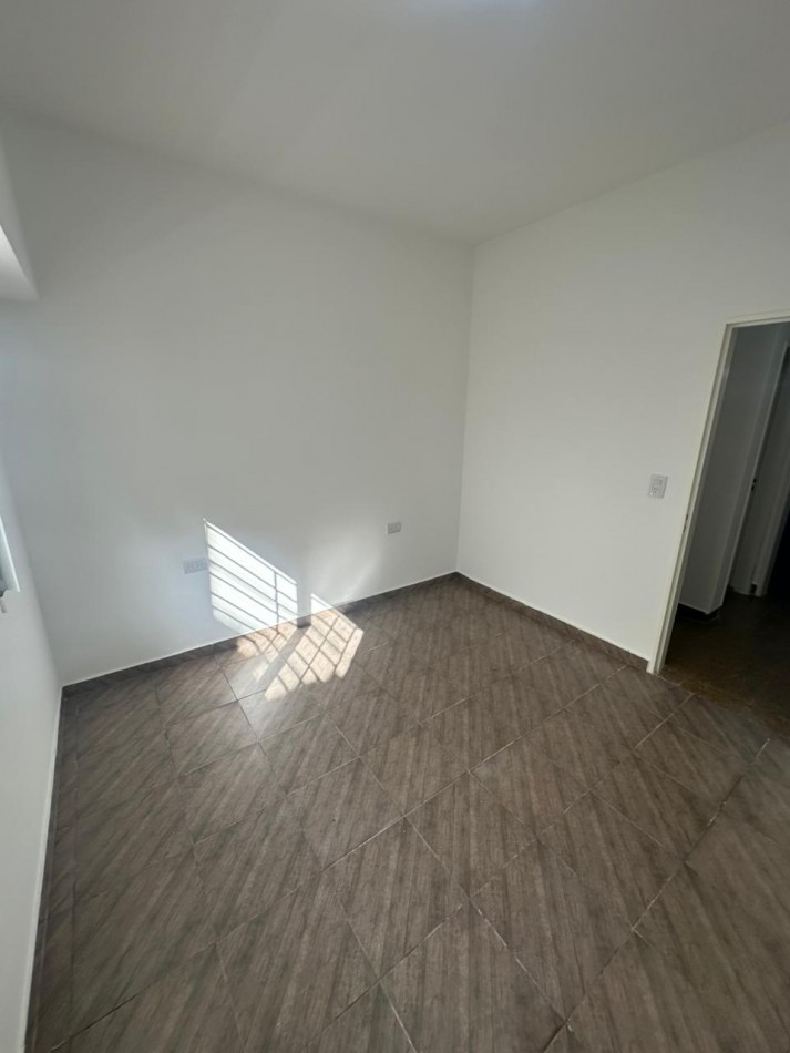 PH 3 AMBIENTES CON PATIO Y TERRAZA EN ALQUILER - BOLIVIA 2100 - LANUS OESTE