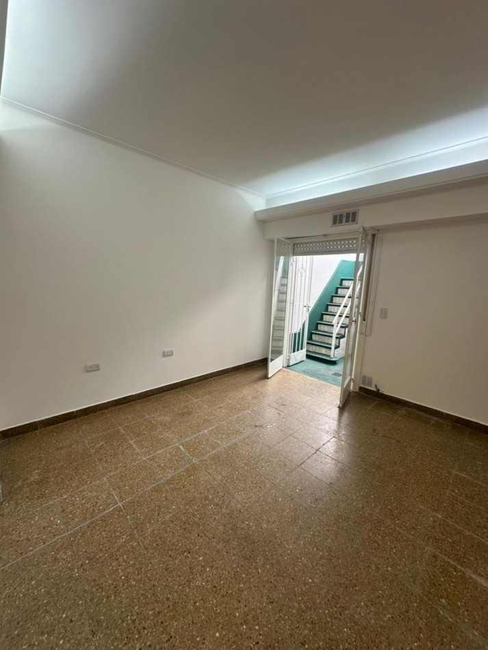 PH 3 AMBIENTES CON PATIO Y TERRAZA EN ALQUILER - BOLIVIA 2100 - LANUS OESTE