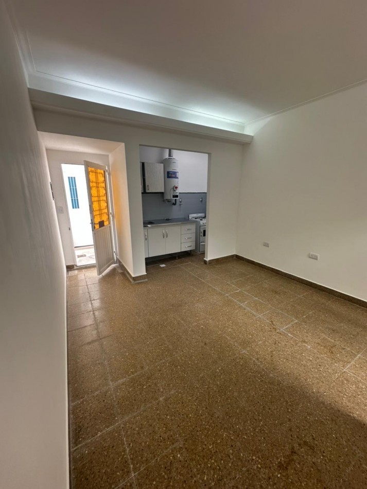 PH 3 AMBIENTES CON PATIO Y TERRAZA EN ALQUILER - BOLIVIA 2100 - LANUS OESTE