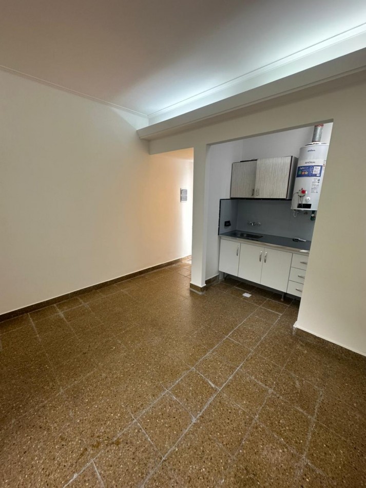 PH 3 AMBIENTES CON PATIO Y TERRAZA EN ALQUILER - BOLIVIA 2100 - LANUS OESTE