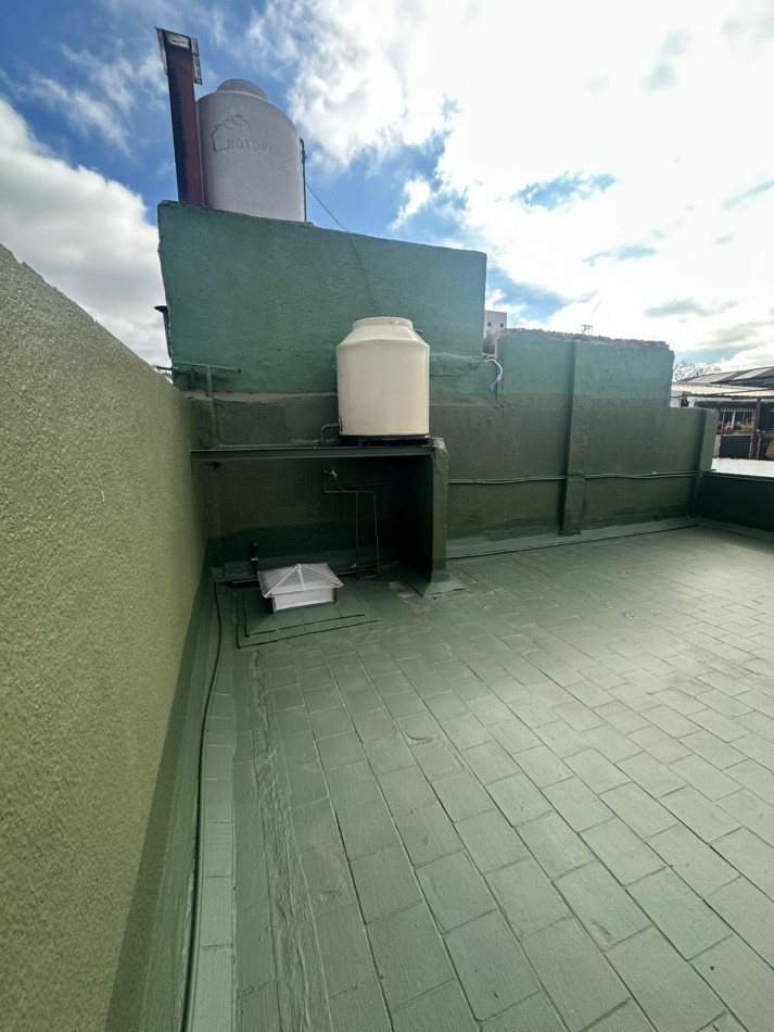 PH 3 AMBIENTES CON PATIO Y TERRAZA EN ALQUILER - BOLIVIA 2100 - LANUS OESTE
