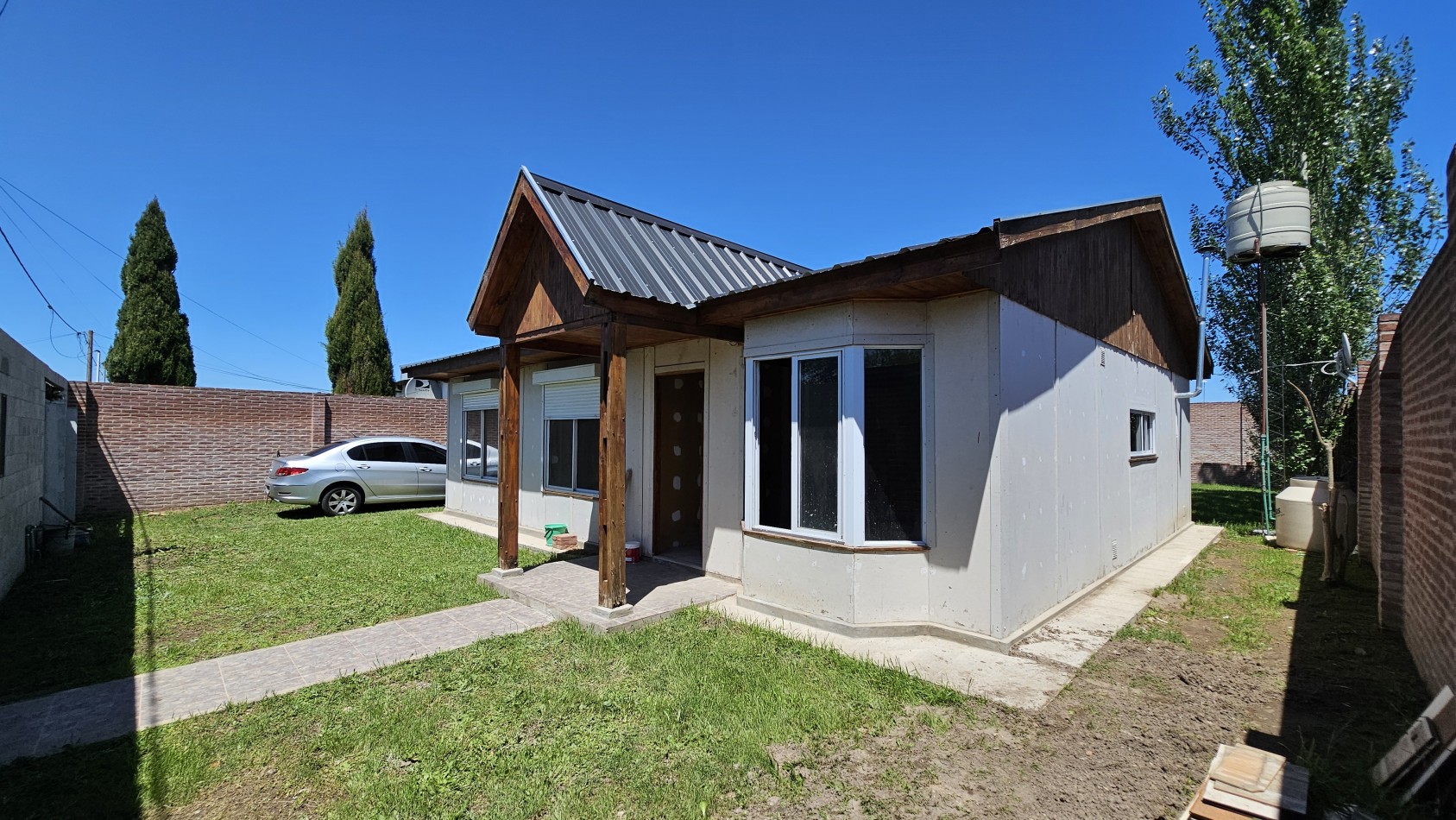 U$S 54.900 (Financiamos el 40% privado) - Casa de fin de semana - LAS FLORES a 190 km de Bs. As