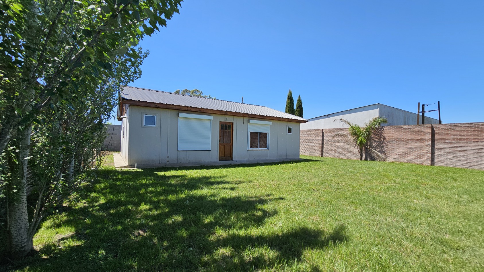 U$S 54.900 (Financiamos el 40% privado) - Casa de fin de semana - LAS FLORES a 190 km de Bs. As