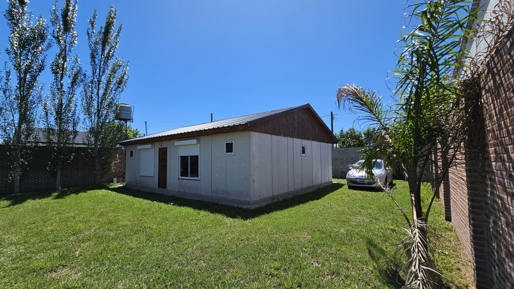 U$S 54.900 (Financiamos el 40% privado) - Casa de fin de semana - LAS FLORES a 190 km de Bs. As