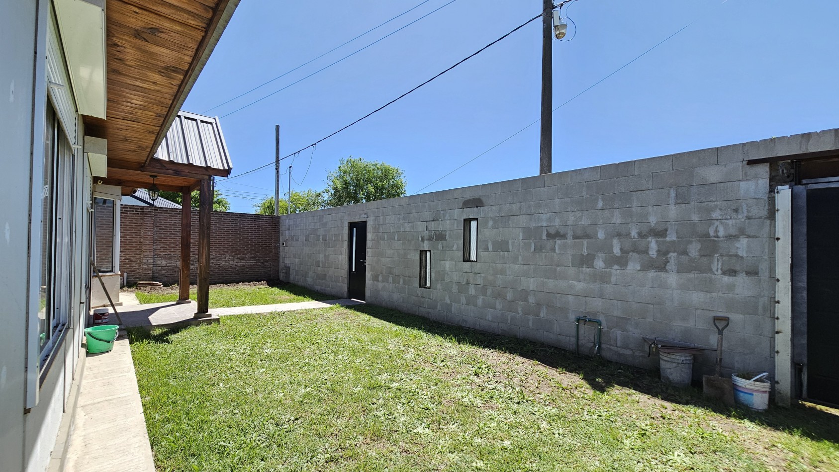 U$S 54.900 (Financiamos el 40% privado) - Casa de fin de semana - LAS FLORES a 190 km de Bs. As