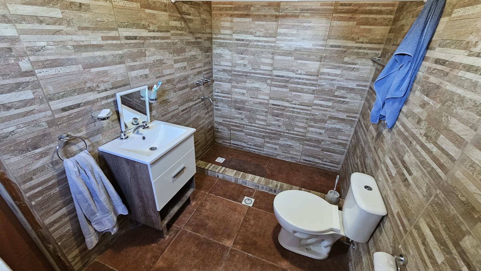 U$S 54.900 (Financiamos el 40% privado) - Casa de fin de semana - LAS FLORES a 190 km de Bs. As