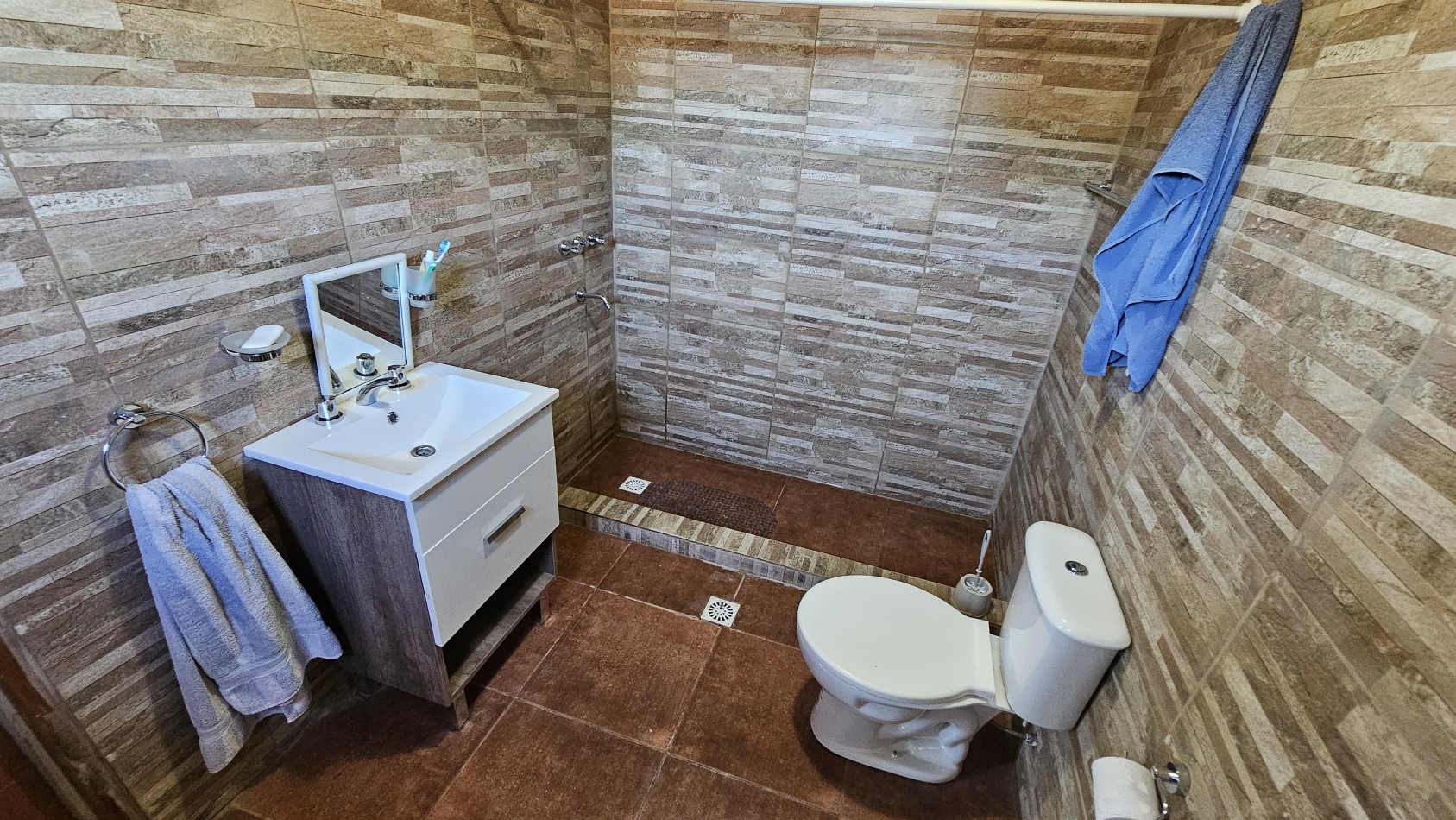 U$S 54.900 (Financiamos el 40% privado) - Casa de fin de semana - LAS FLORES a 190 km de Bs. As