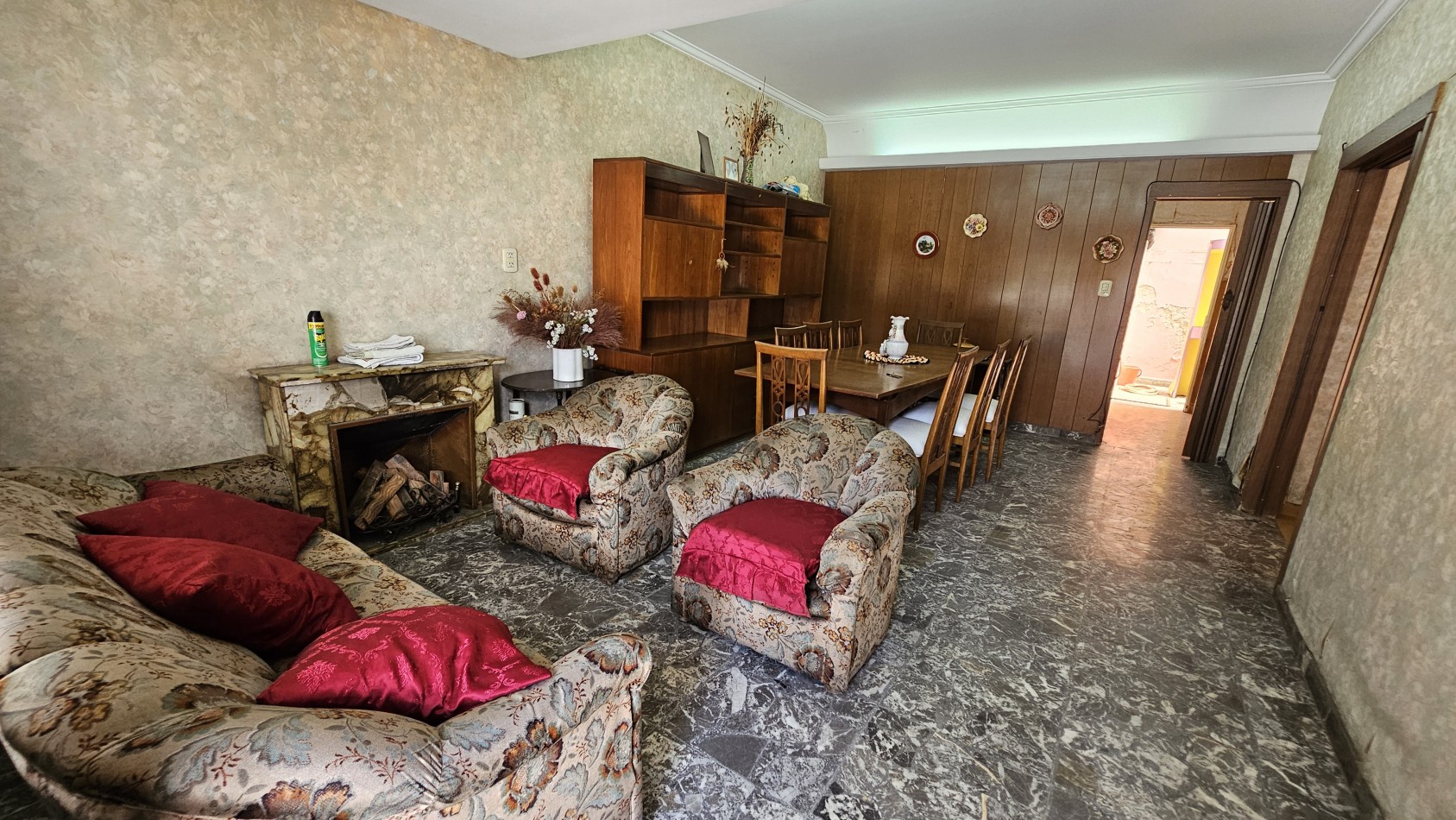 U$S 68.000 VENTA - Casa de 3 amb. (a reciclar) + DTO. en 1er piso. - Maradona (ex-Rio de Janeiro) al 1600