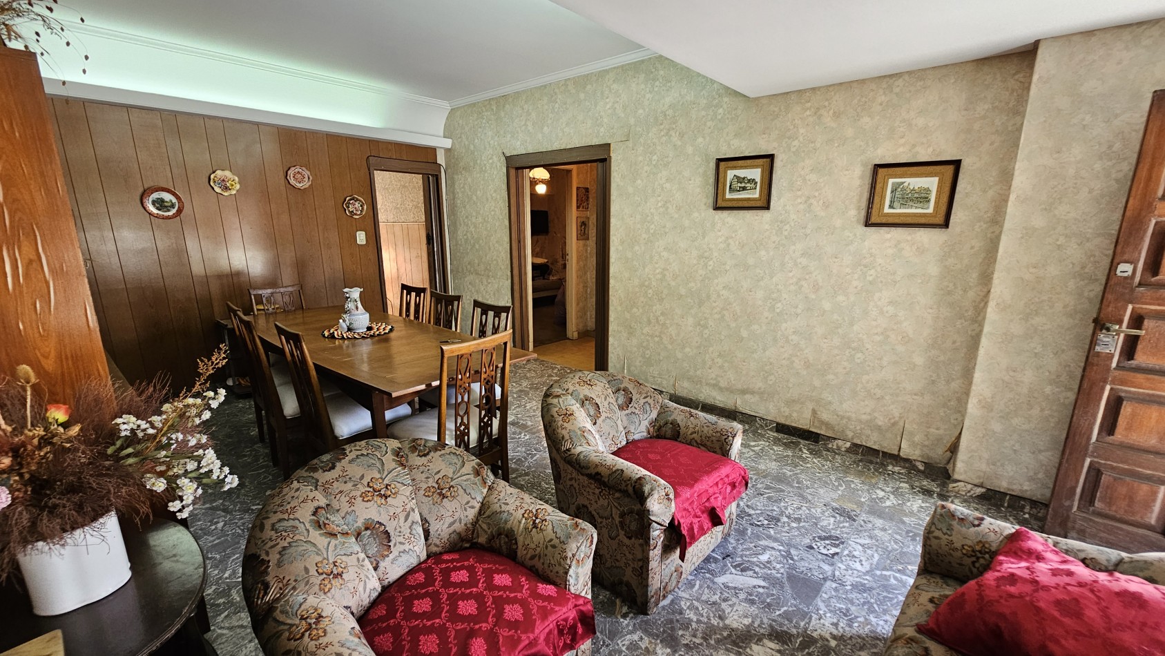 U$S 68.000 VENTA - Casa de 3 amb. (a reciclar) + DTO. en 1er piso. - Maradona (ex-Rio de Janeiro) al 1600