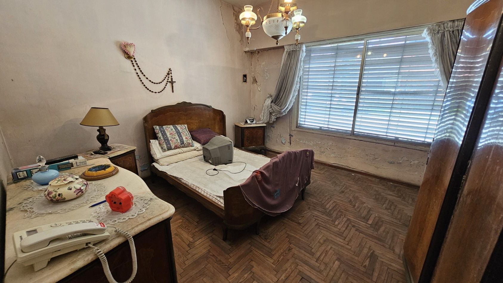 U$S 68.000 VENTA - Casa de 3 amb. (a reciclar) + DTO. en 1er piso. - Maradona (ex-Rio de Janeiro) al 1600