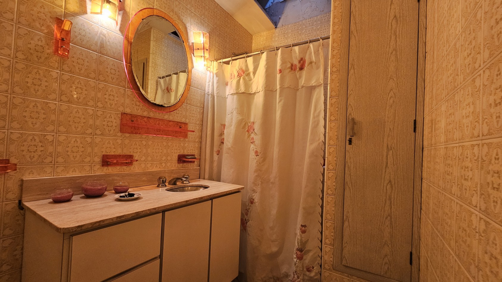 U$S 68.000 VENTA - Casa de 3 amb. (a reciclar) + DTO. en 1er piso. - Maradona (ex-Rio de Janeiro) al 1600
