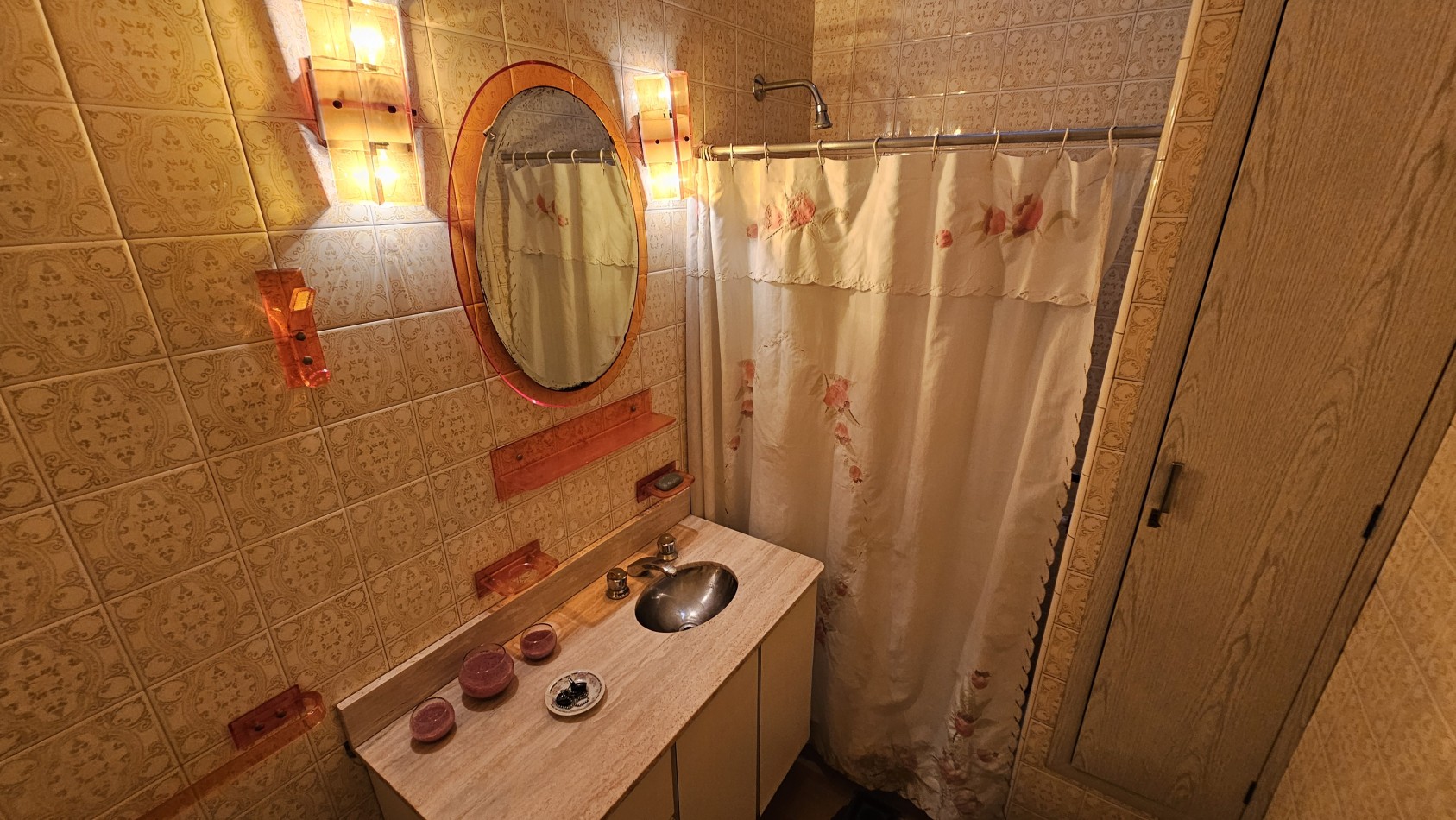 U$S 68.000 VENTA - Casa de 3 amb. (a reciclar) + DTO. en 1er piso. - Maradona (ex-Rio de Janeiro) al 1600