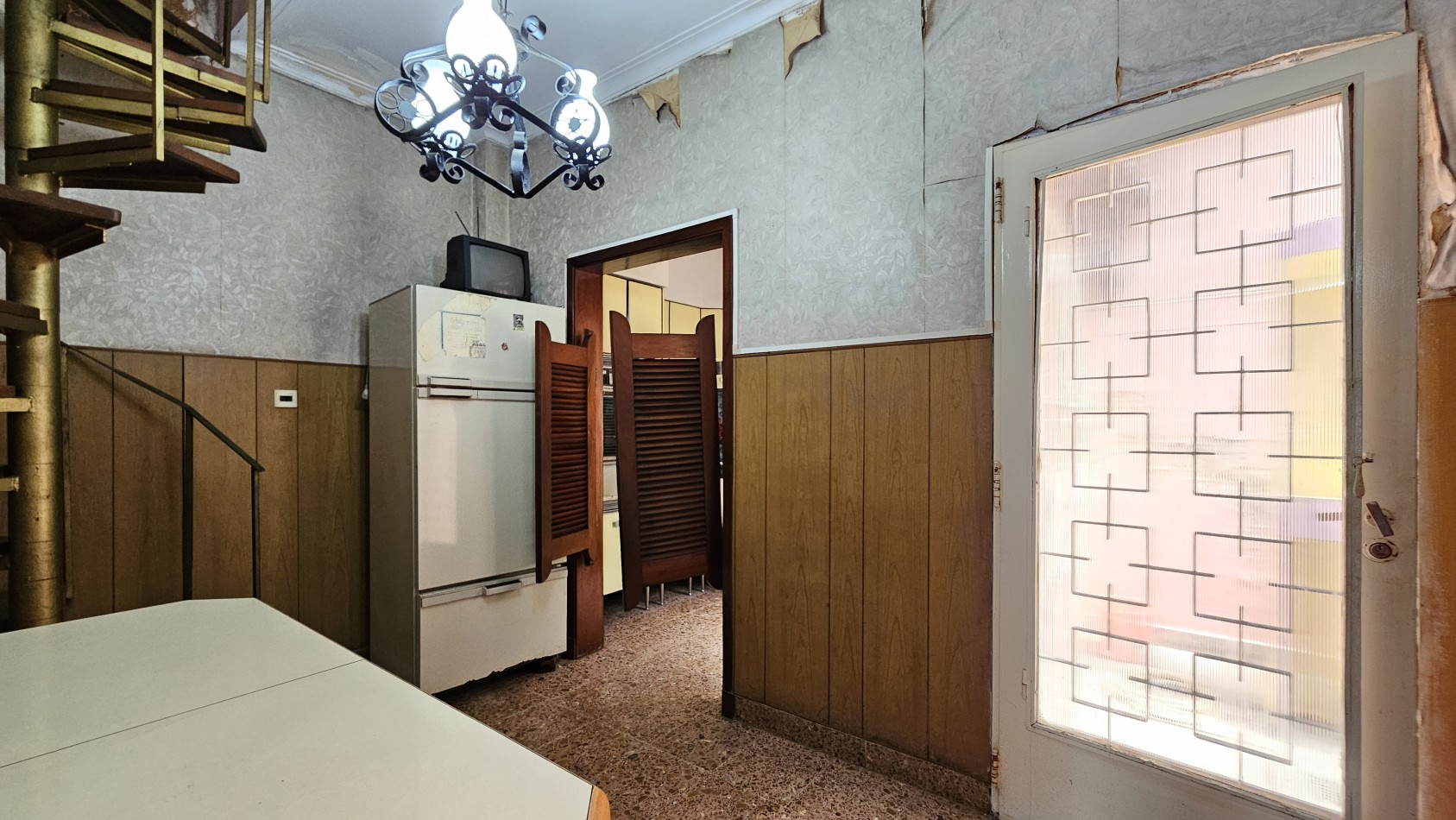 U$S 68.000 VENTA - Casa de 3 amb. (a reciclar) + DTO. en 1er piso. - Maradona (ex-Rio de Janeiro) al 1600
