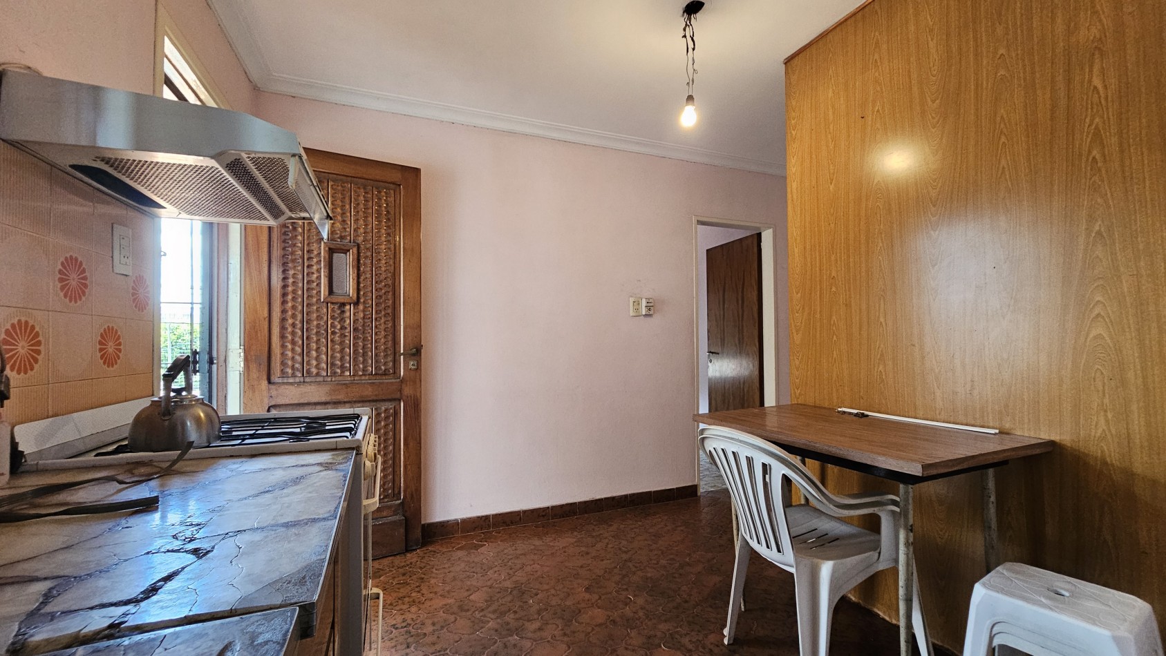 U$S 68.000 VENTA - Casa de 3 amb. (a reciclar) + DTO. en 1er piso. - Maradona (ex-Rio de Janeiro) al 1600