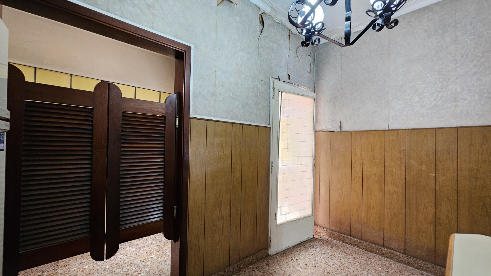 U$S 68.000 VENTA - Casa de 3 amb. (a reciclar) + DTO. en 1er piso. - Maradona (ex-Rio de Janeiro) al 1600