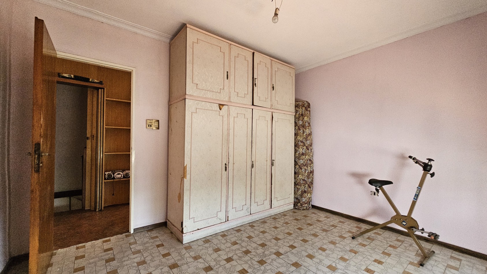 U$S 68.000 VENTA - Casa de 3 amb. (a reciclar) + DTO. en 1er piso. - Maradona (ex-Rio de Janeiro) al 1600