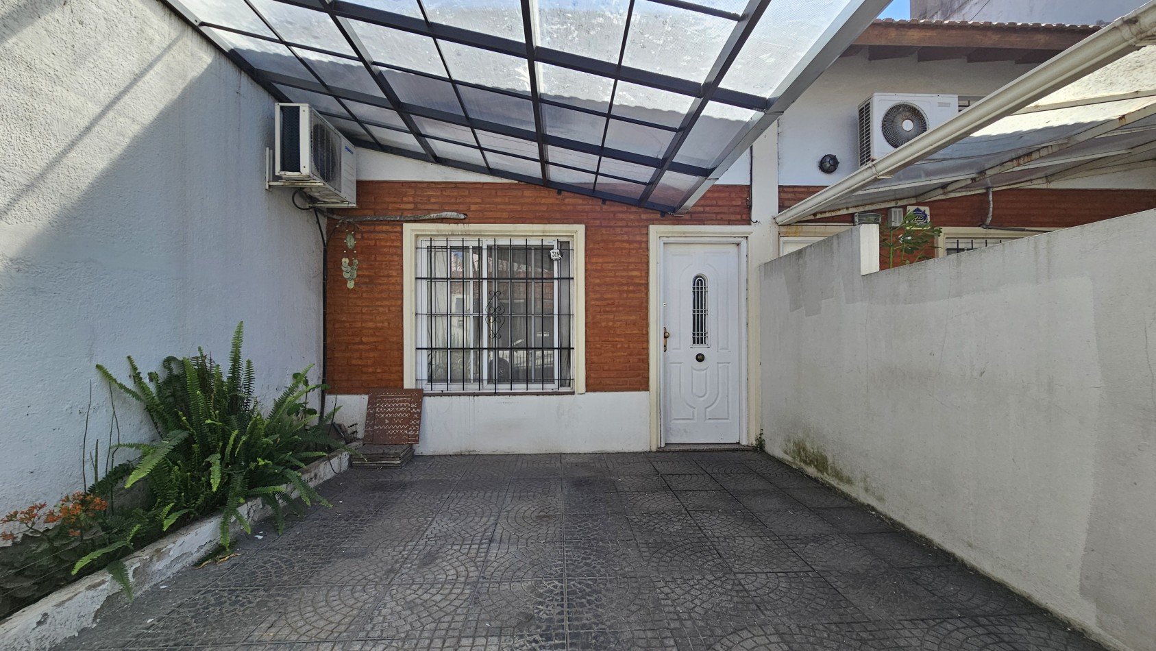 DUPLEX DE 3 AMB. CON COCHERA y PATIO - Padilla 300 - Gerli