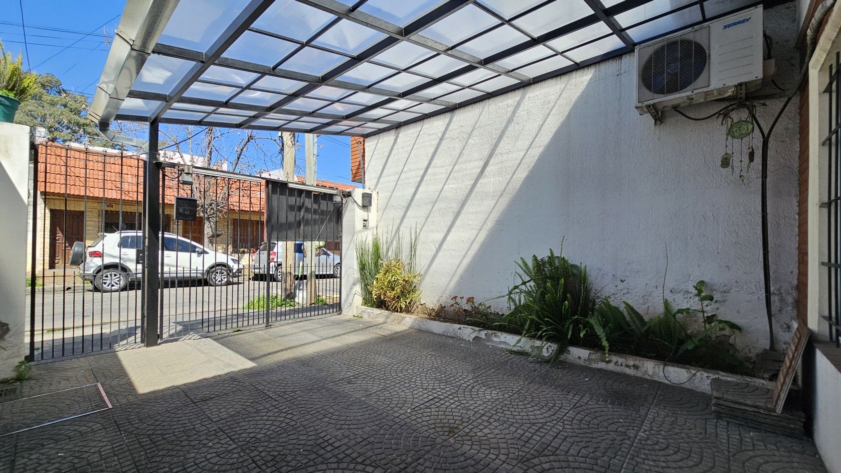 DUPLEX DE 3 AMB. CON COCHERA y PATIO - Padilla 300 - Gerli
