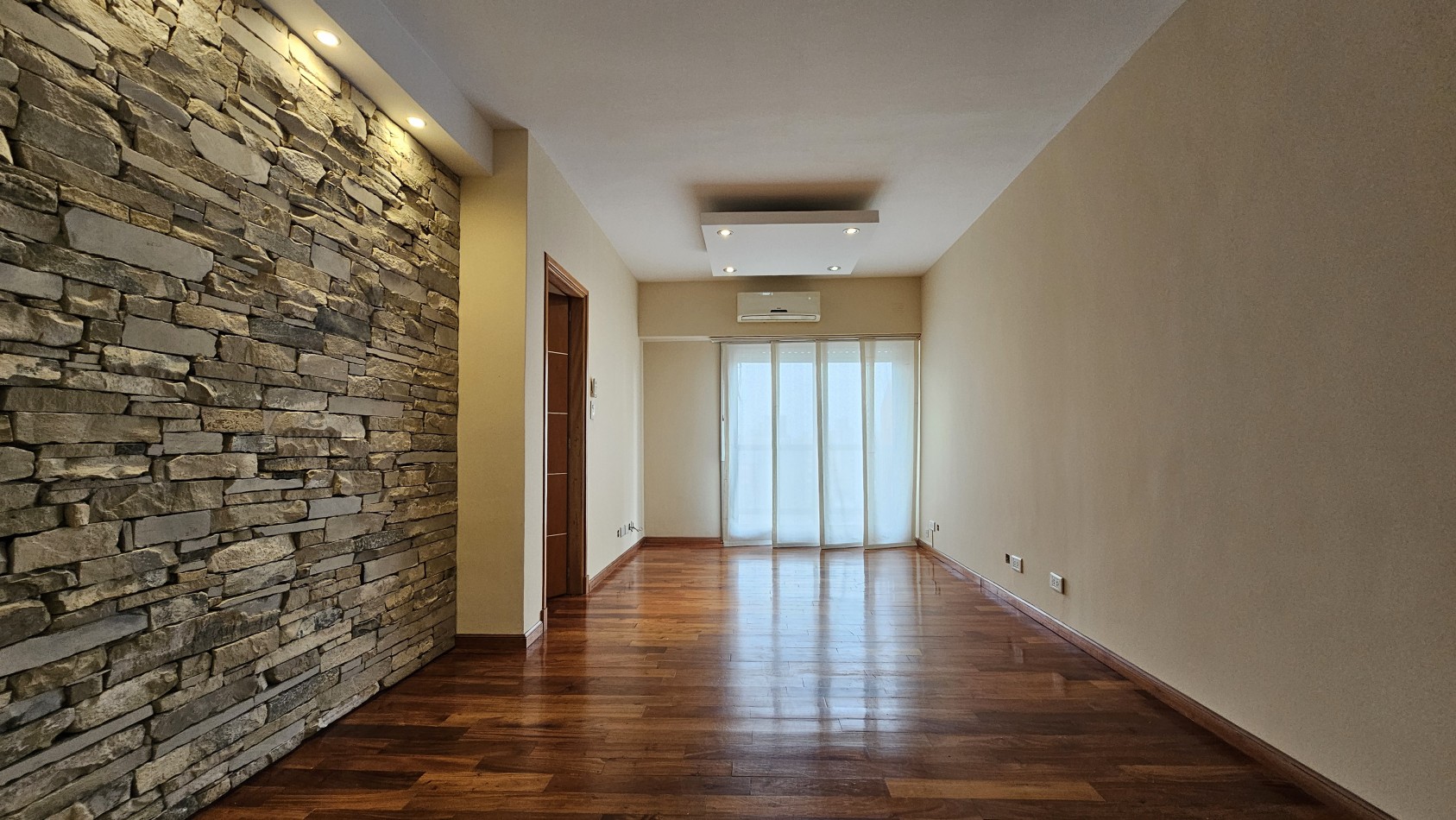 *U$S 137.000* Dpto 3 amb. C/balcon en venta - M. Brin 2800 - LANUS CENTRO