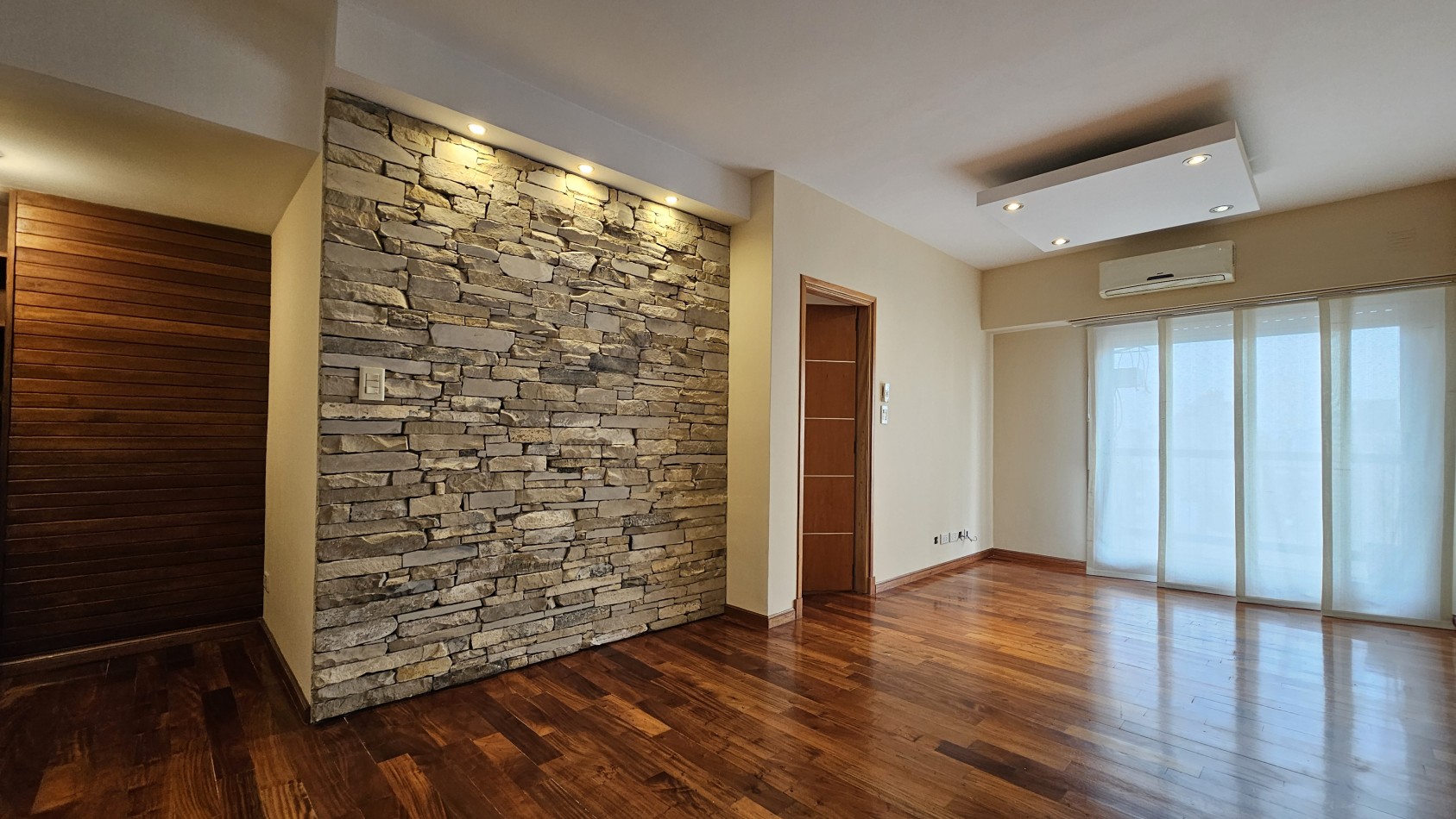 *U$S 137.000* Dpto 3 amb. C/balcon en venta - M. Brin 2800 - LANUS CENTRO