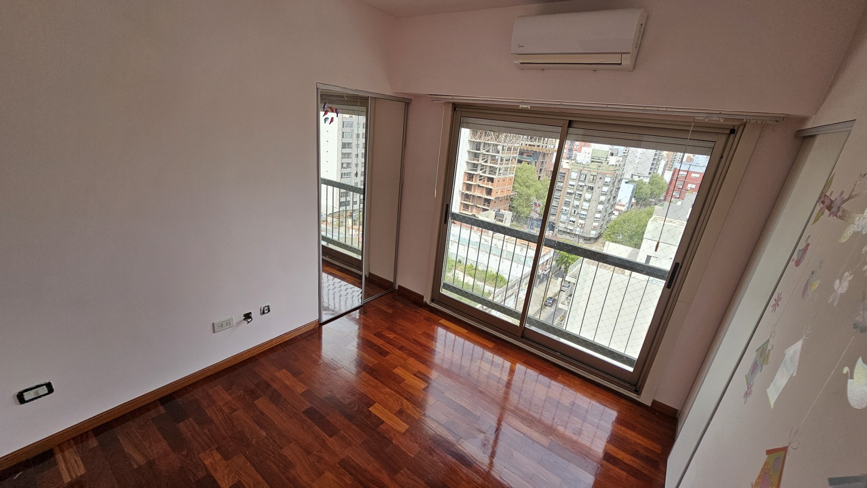 *U$S 137.000* Dpto 3 amb. C/balcon en venta - M. Brin 2800 - LANUS CENTRO