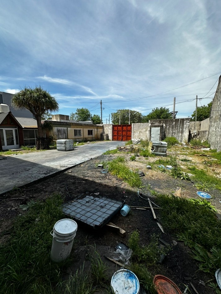 1100 m2 CUBIERTOS IMPECABLE GALPON EN ALQUILER S/LOTE DE 2200 m2 - EXCELENTE ZONA INDUSTRIAL - Cerrito al 1400 - Ituzaingo