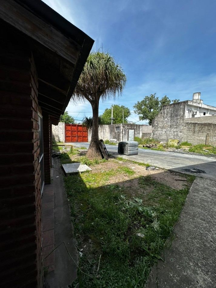 1100 m2 CUBIERTOS IMPECABLE GALPON EN ALQUILER S/LOTE DE 2200 m2 - EXCELENTE ZONA INDUSTRIAL - Cerrito al 1400 - Ituzaingo