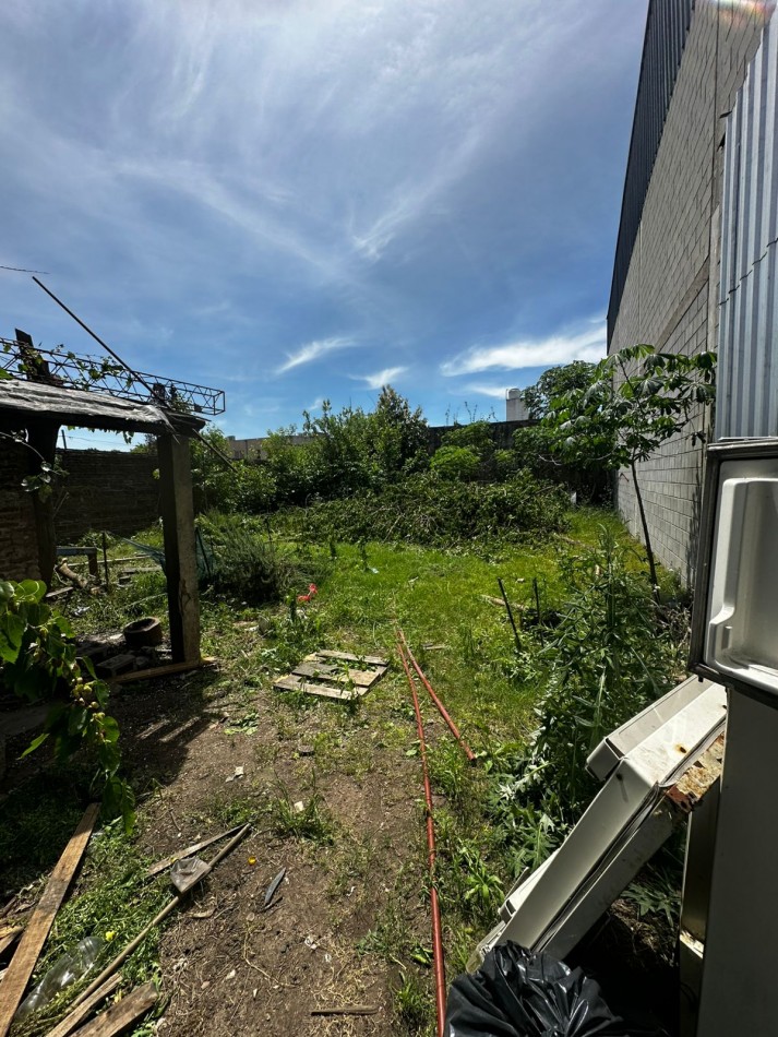 1100 m2 CUBIERTOS IMPECABLE GALPON EN ALQUILER S/LOTE DE 2200 m2 - EXCELENTE ZONA INDUSTRIAL - Cerrito al 1400 - Ituzaingo