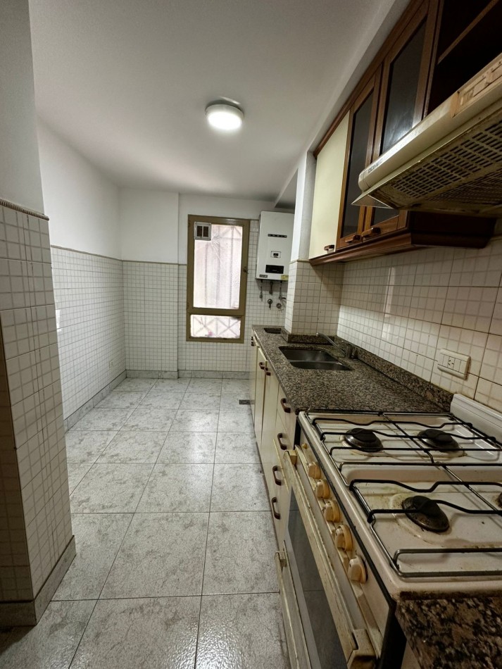 AMPLIO MONOAMBIENTE LATERAL EN ALQUILER A METROS DE LA ESTACION  - ALEM 1300 - BANFIELD